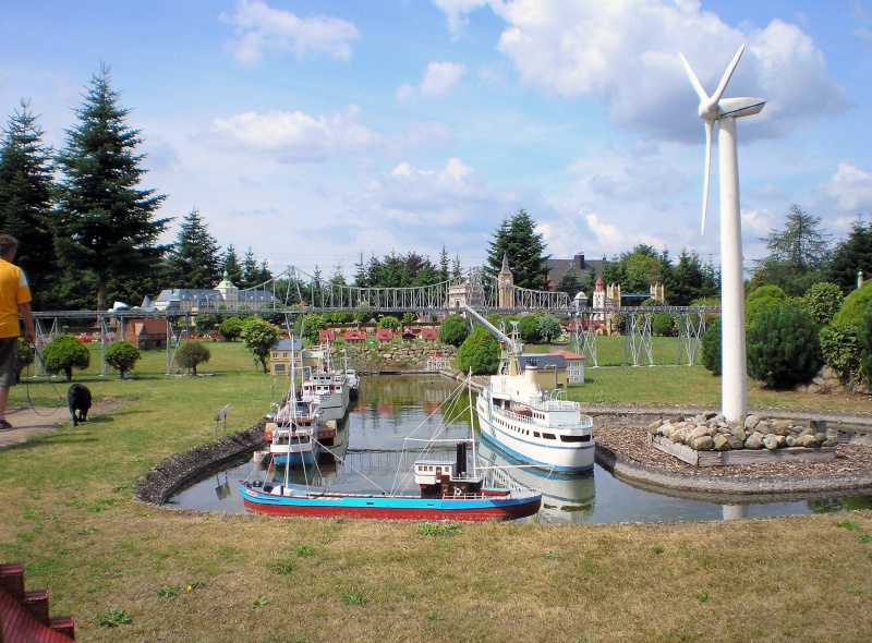 Mini-Born-Park Owschlag - Außenanlage in Spur IIm mit berühmten Gebäuden in 1:25 20060799