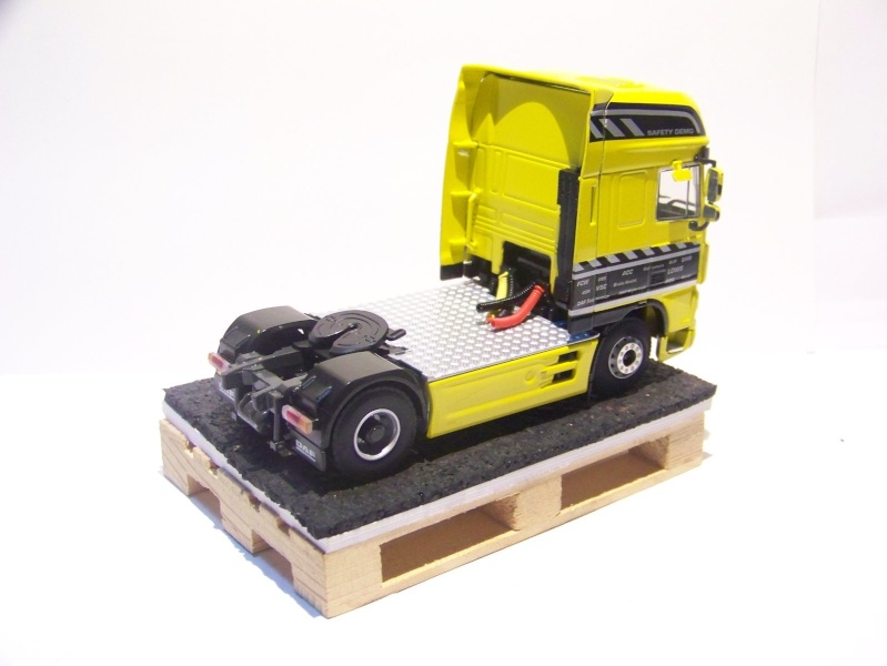 La vitrine de LCTN (camion 1/50) 100_8819