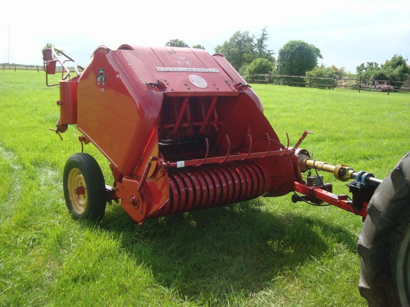 Presse Ramasseuse Massey Ferguson 8 Dsc01517