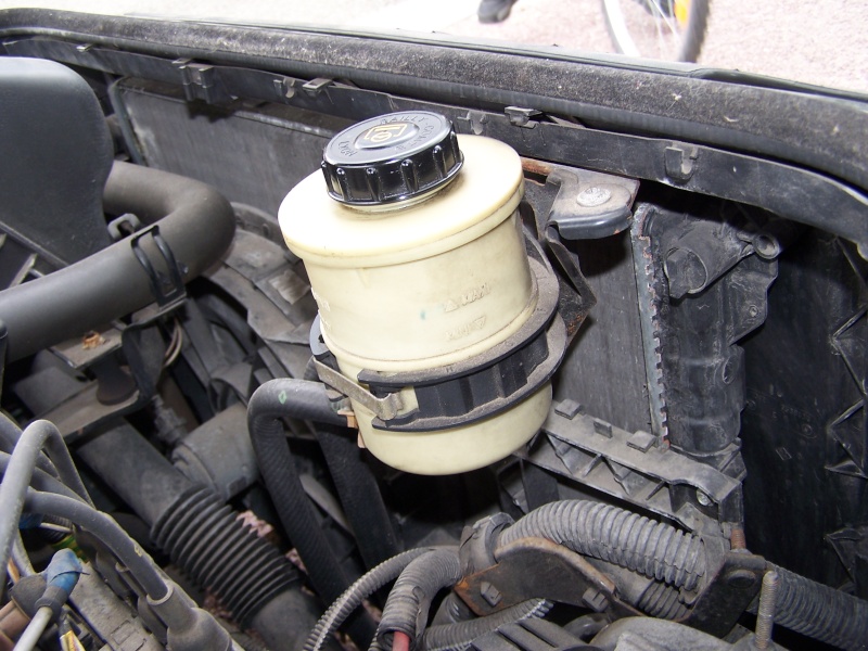 [ Renault Laguna I 1.8 ess. an 1998 ] changement de radiateur refroidissement 100_7714