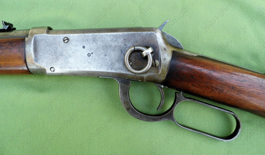 Une carabine Winchester 1894 de 1913 en calibre 32-40. Winch589
