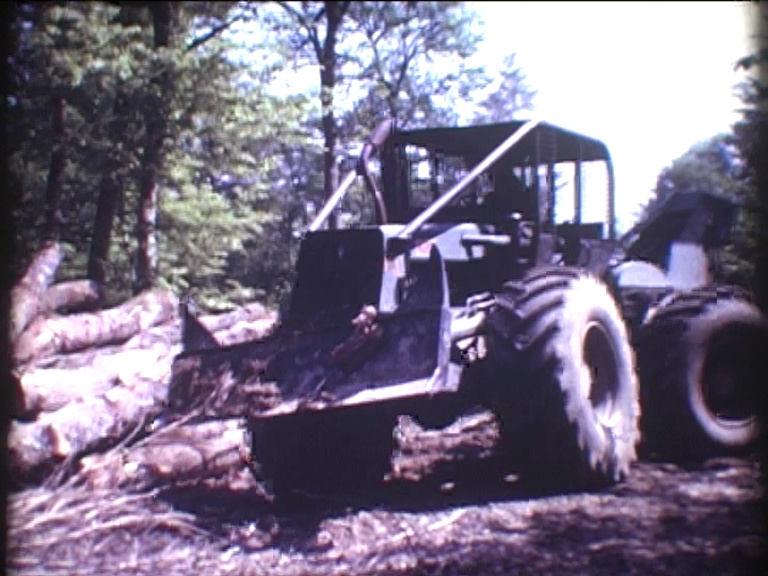 AGRIP les tracteurs forestiers - Page 16 Vts_0121