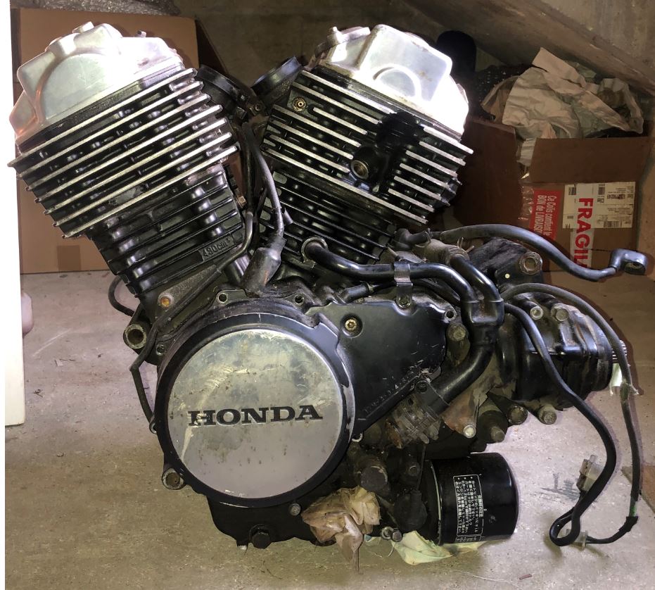 Vends moteur et carbu Honda VT500 310