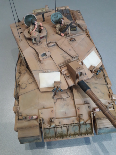 CHALLENGER II desertised (british main battle tank) 1/35 Tamiya Img_2080