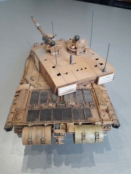 CHALLENGER II desertised (british main battle tank) 1/35 Tamiya Img_2085