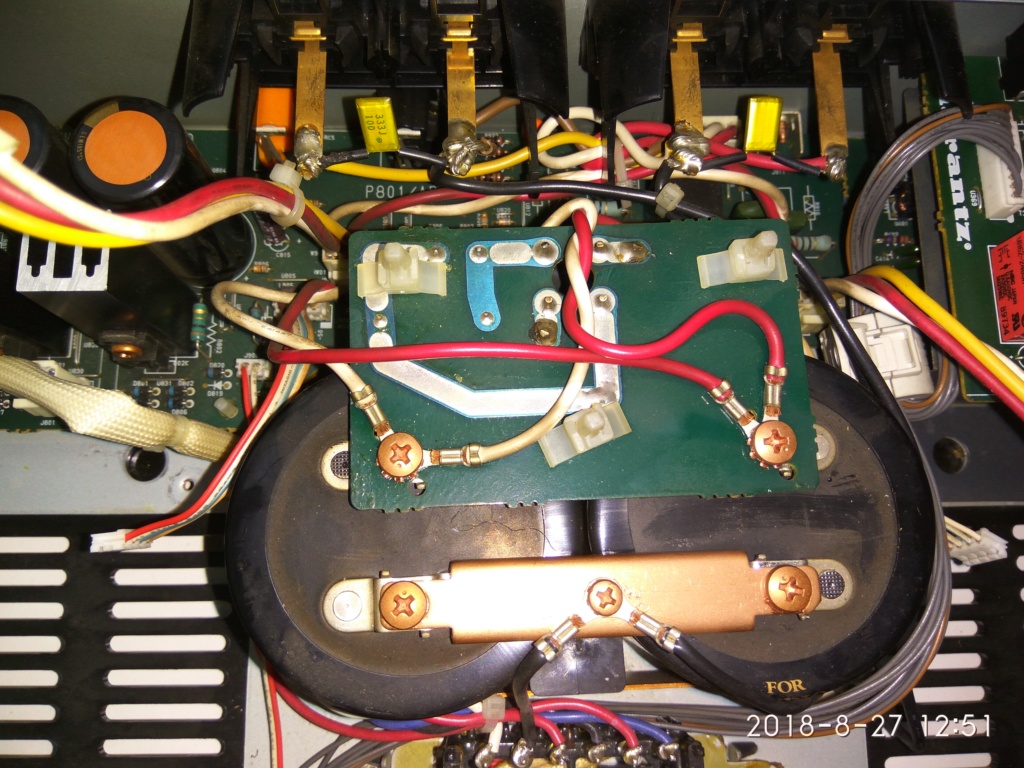Upgradear-aumentar los condensadores de alimentación en amplificadores (recap) Img_2040