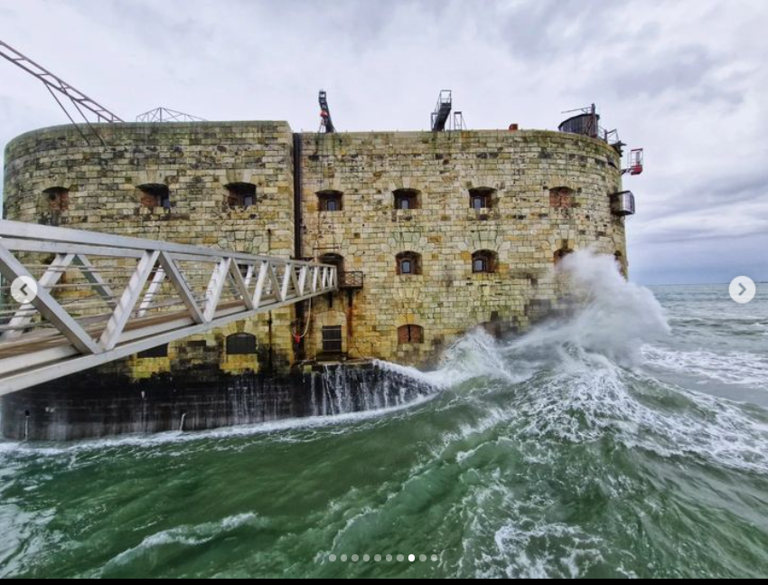   Photos des tournages Fort Boyard 2024 (production + candidats)  Captur18