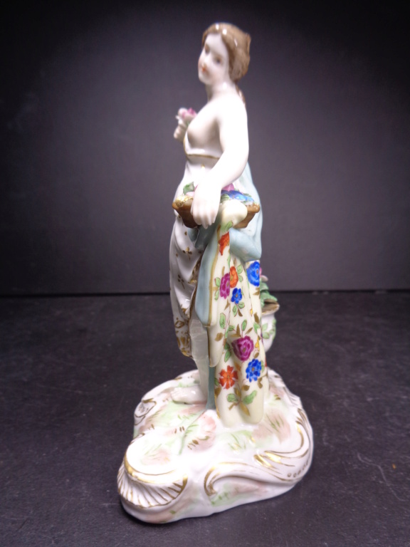 Porcelain Figurine, Makers Mark Help - Groszbreitenbach, Thuringia Germany Dsc01519
