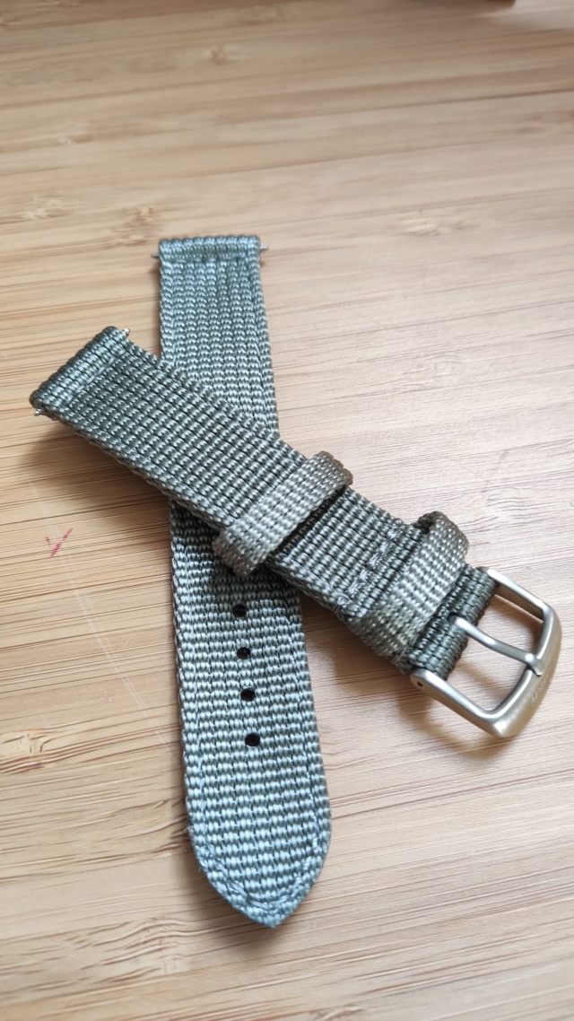 [Vendu] Bracelet Sinn textile vert Img_2039