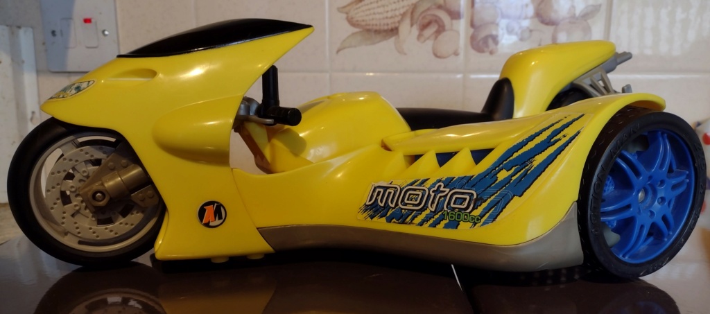 Just arrived through the post - Hasbro Moto 1600 sidecar racer  Img_1645