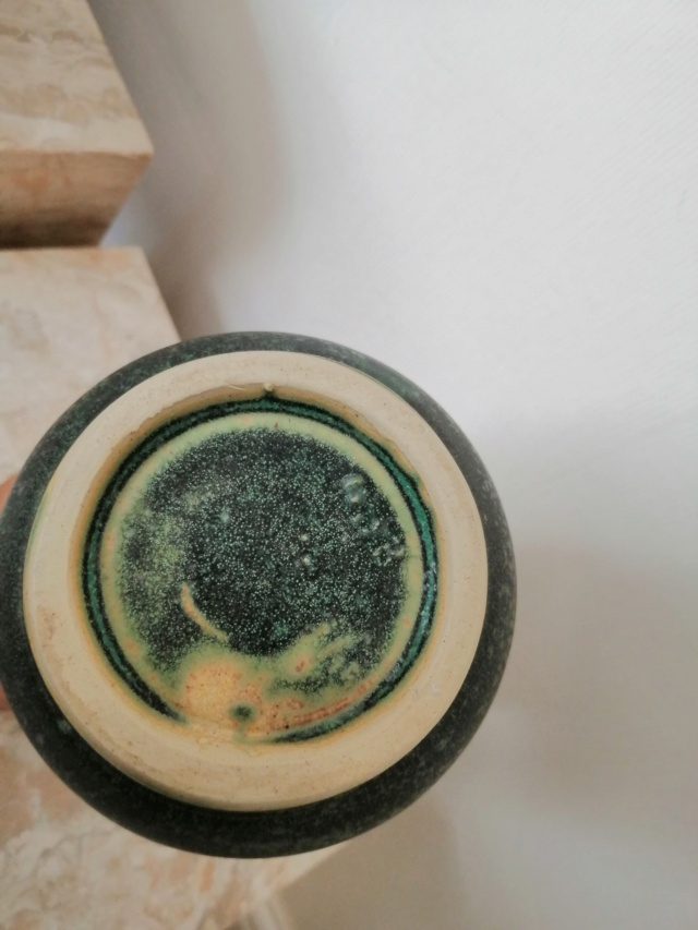Nice Studio Vase, in porcelain? Green glaze Img_2053