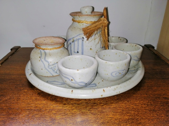Studio Pottery tea set.. signed Vie or Viz  Img_2072