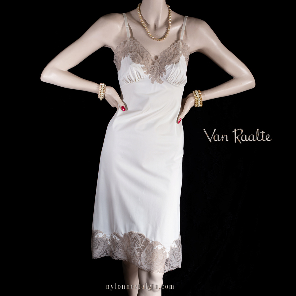 Aren't Van Raalte slips lovely? Vintag18