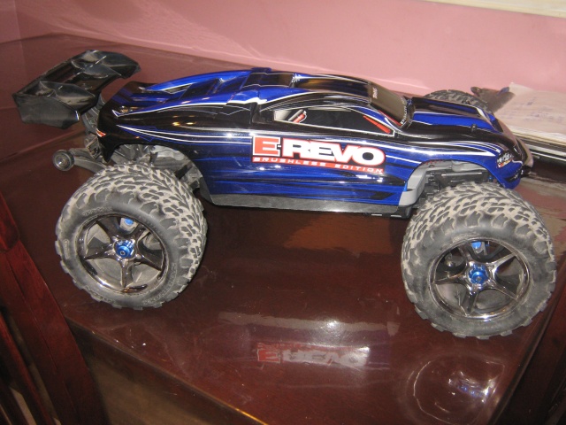 E-Revo Brushless 1/10 (Journal de route) Img_0021