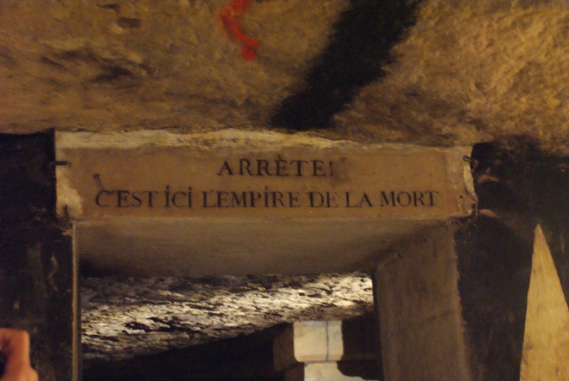 Visite guidée des catacombes de paris Dsc08565