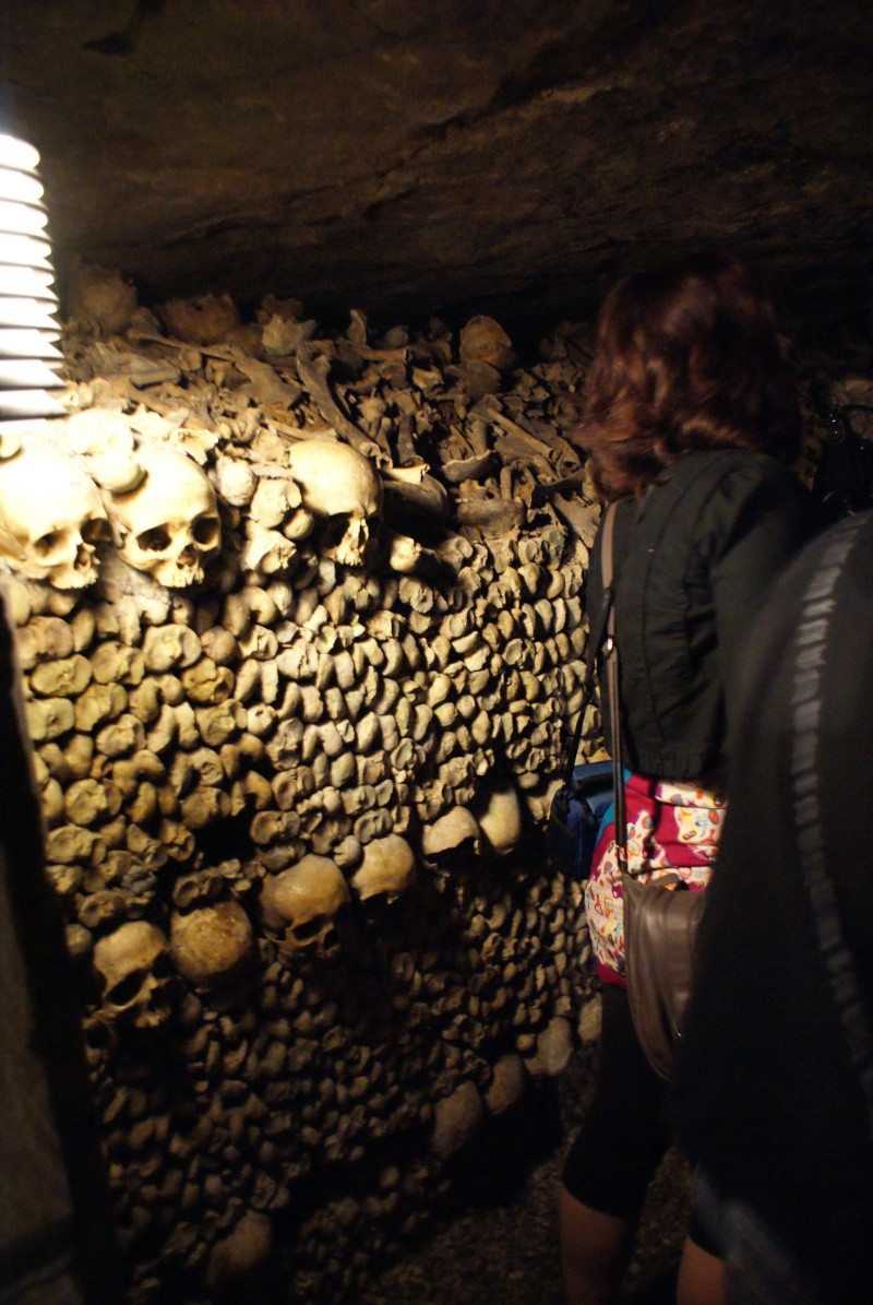 Visite guidée des catacombes de paris Dsc08576