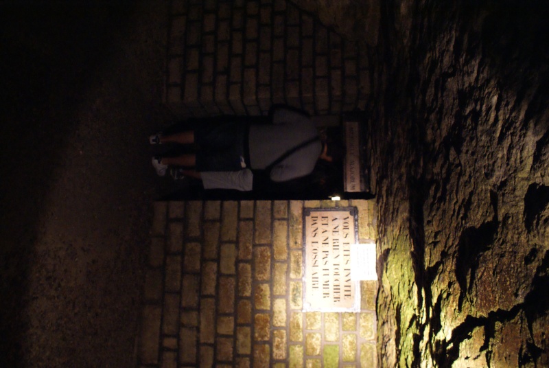 Visite guidée des catacombes de paris Dsc08577