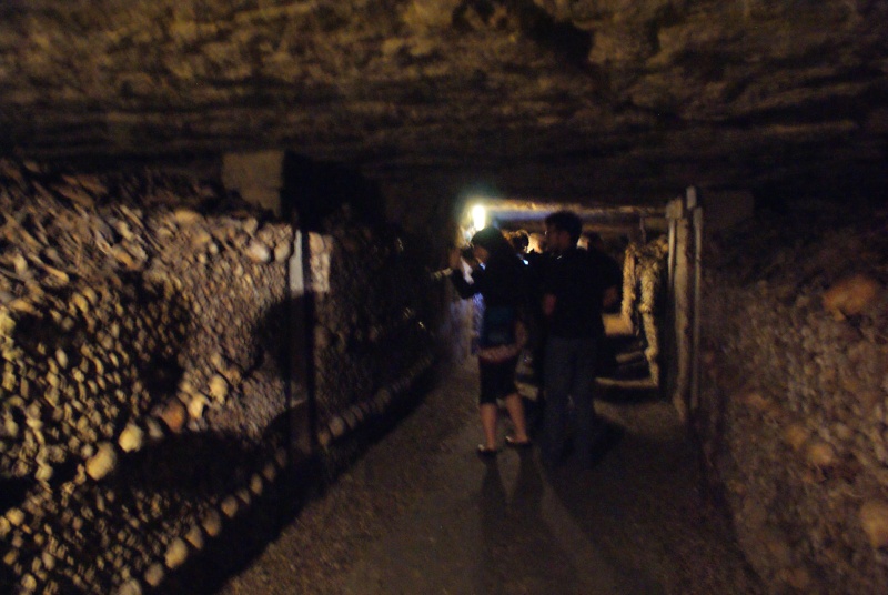 Visite guidée des catacombes de paris Dsc08582