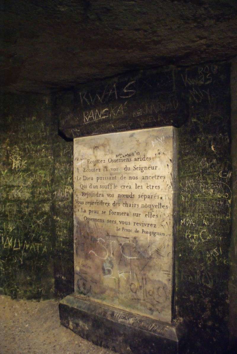 Visite guidée des catacombes de paris Dsc08643