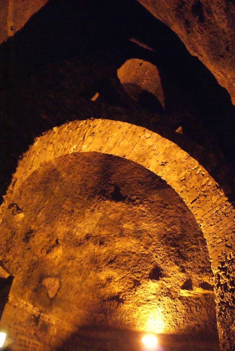 Visite guidée des catacombes de paris Dsc08654