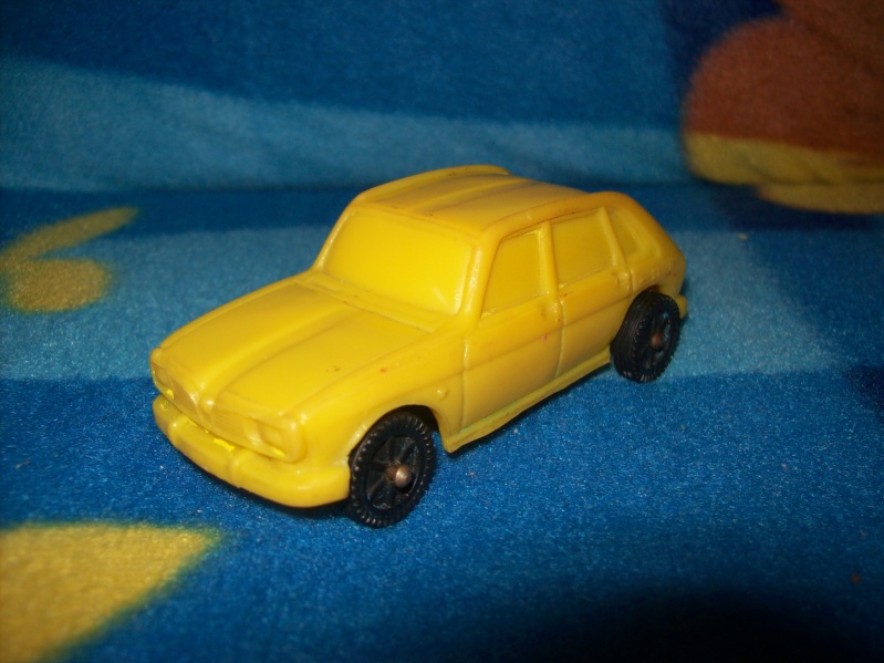 Vends miniature de Renault 16 102_6310