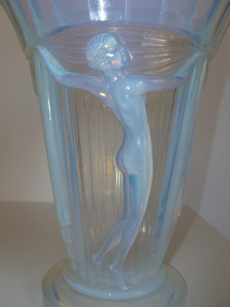 Vase "Farandole" opalescent style art deco de Lumières de la Ville P1040217
