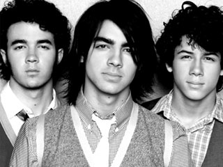 Jonas Brothers!!!!! Jonas-10