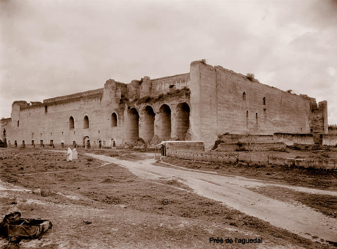 Meknès, la Ville Ancienne et les 2 Mellahs - 3 - Page 13 Dar_el10