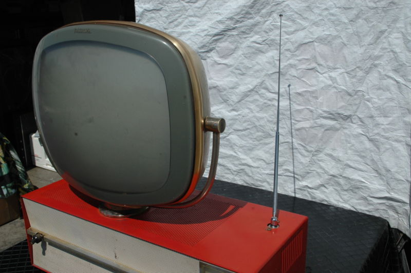 Téloches.... Vintage televisions - 1940s 1950s and 1960s tv F11