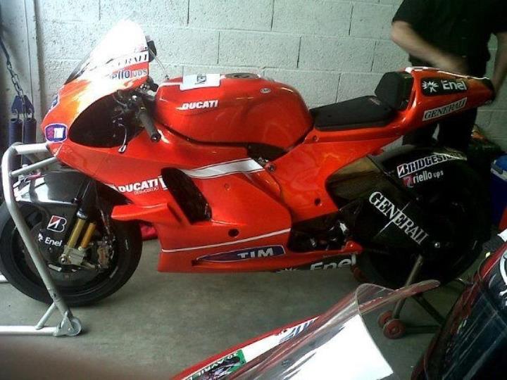 une vraie motogp au circuit de prenois 57454510