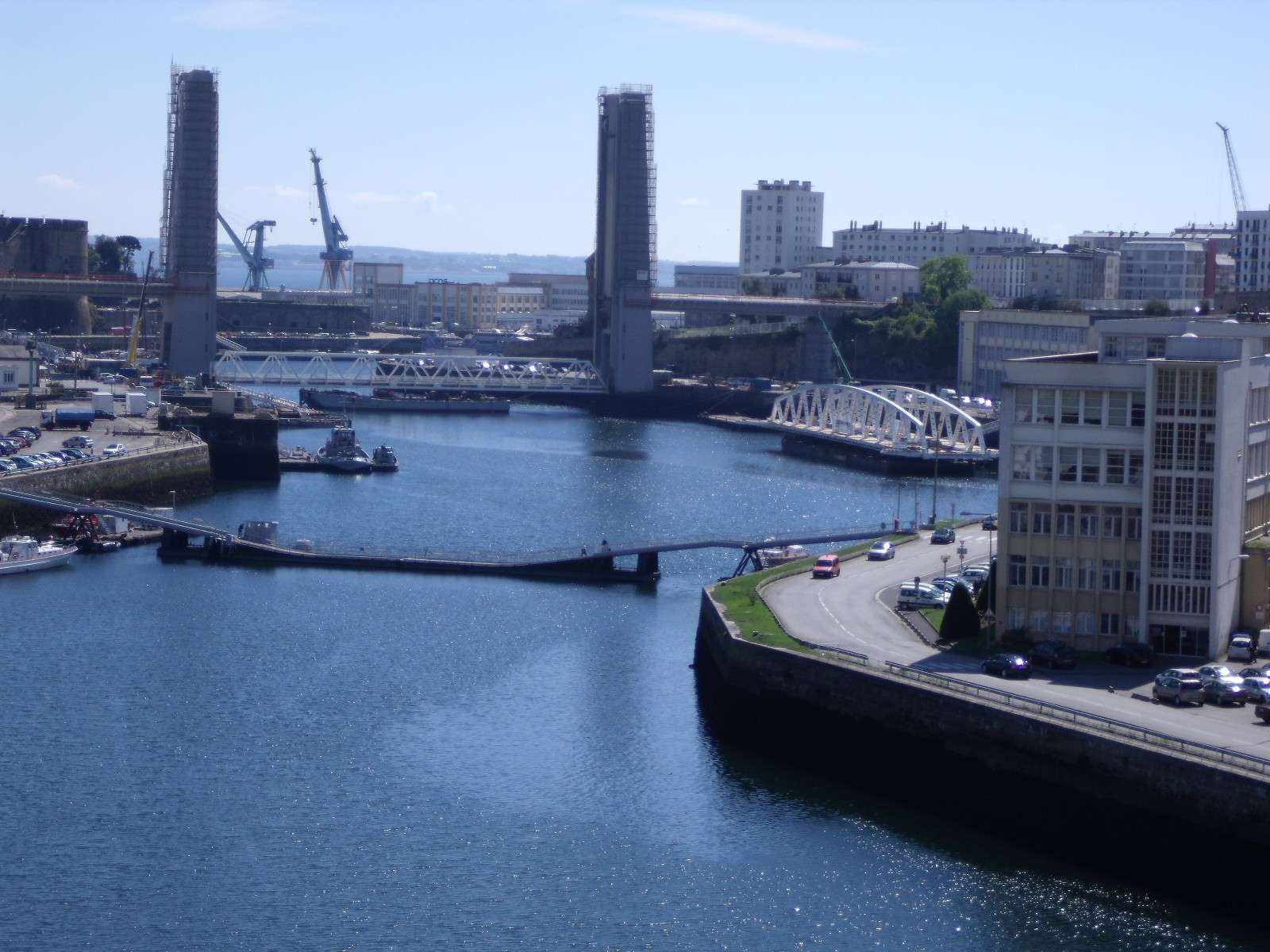 [Les ports militaires de métropole] Port de Brest - TOME 1 - Page 25 Mai11_58