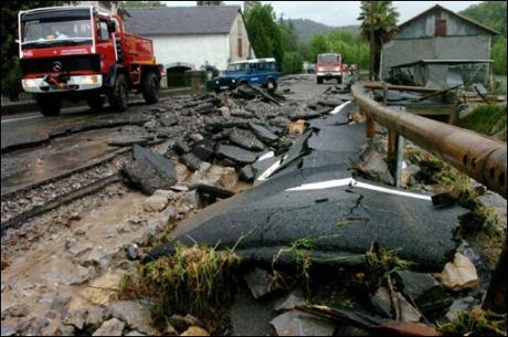 Vallée d'ossau : grave inondation de mai 2007 Articl10