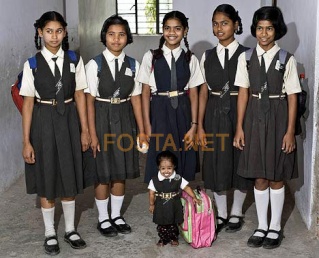 اصغر فتاة في العالم India912