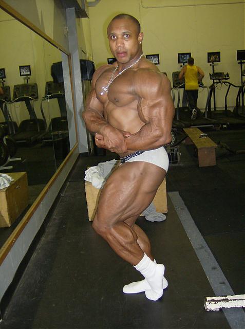 Darrell Terrell avant les NPC Nationals 2008 (le 6 novembre) Pictur17