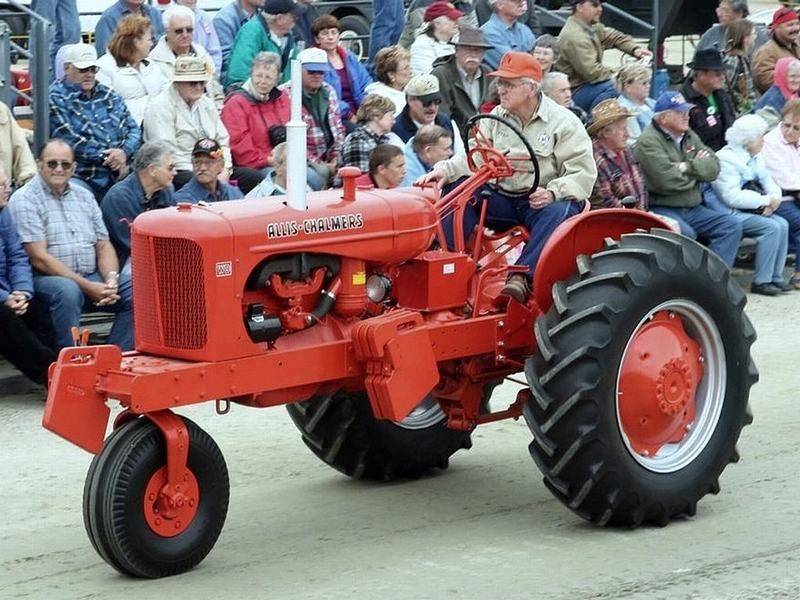 Des tracteurs anciens aux US... Image212