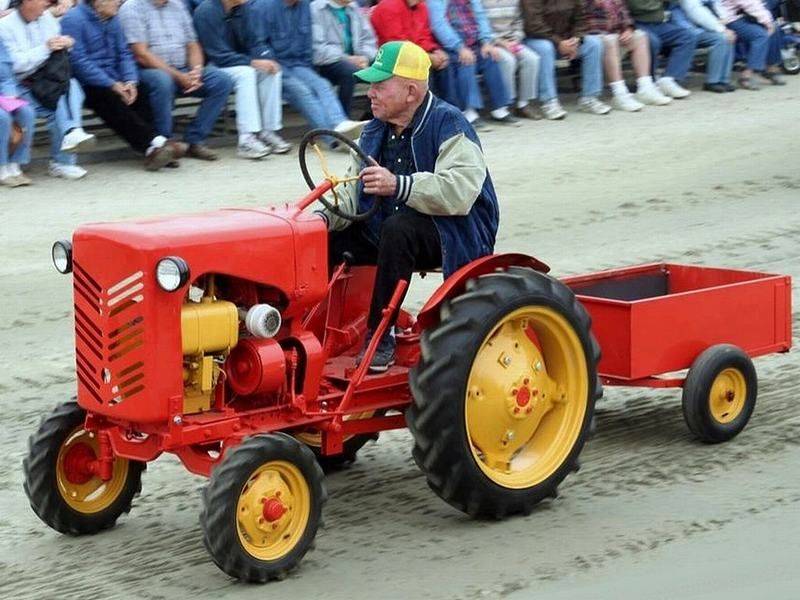 Des tracteurs anciens aux US... Image213