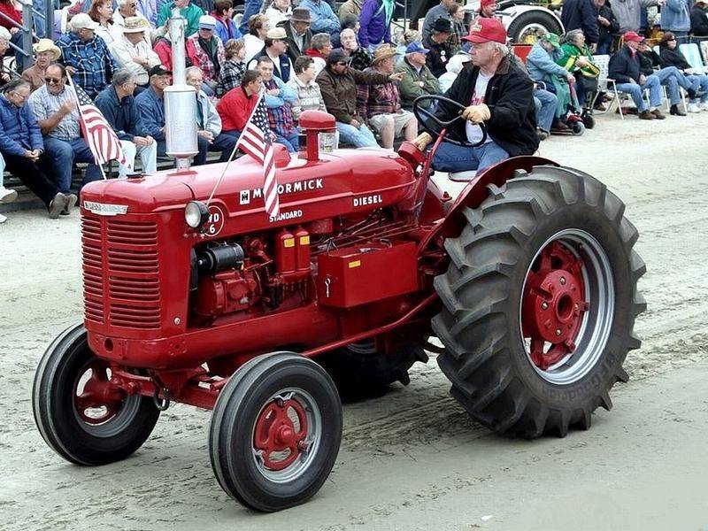 Des tracteurs anciens aux US... Image214