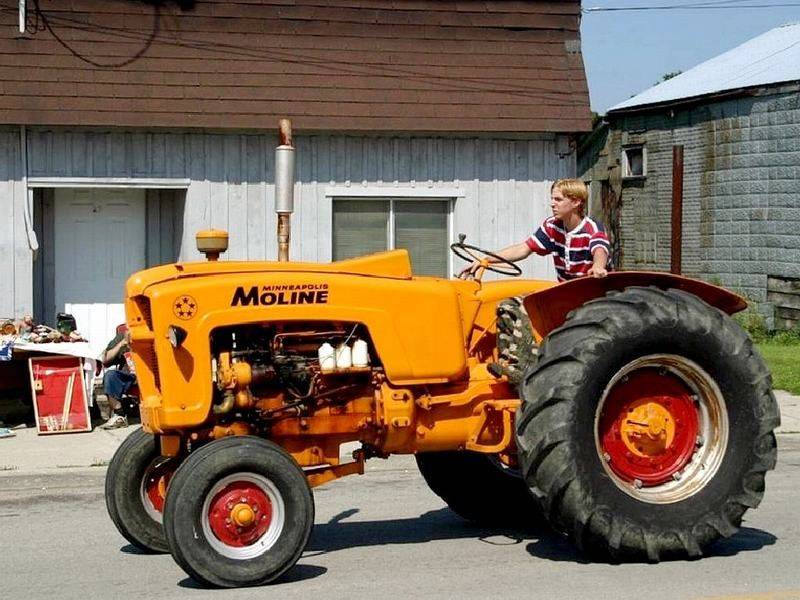 Des tracteurs anciens aux US... Image313