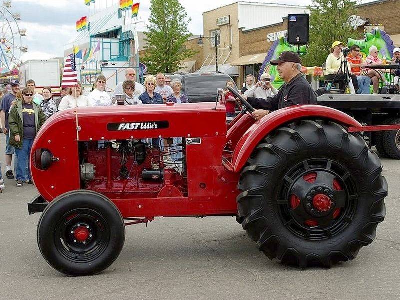 Des tracteurs anciens aux US... Image319