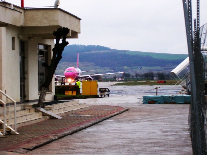 Aeroportul Cluj-Napoca - 2008 (1) - Pagina 4 Wizz_411
