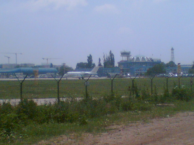 Aeroportul Bucuresti (Aurel Vlaicu / Baneasa) - 2008 - Pagina 3 Imag0015