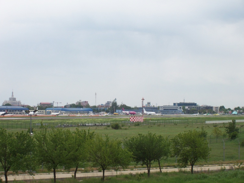 Aeroportul Bucuresti (Aurel Vlaicu / Baneasa) - 2008 - Pagina 2 Pictu138