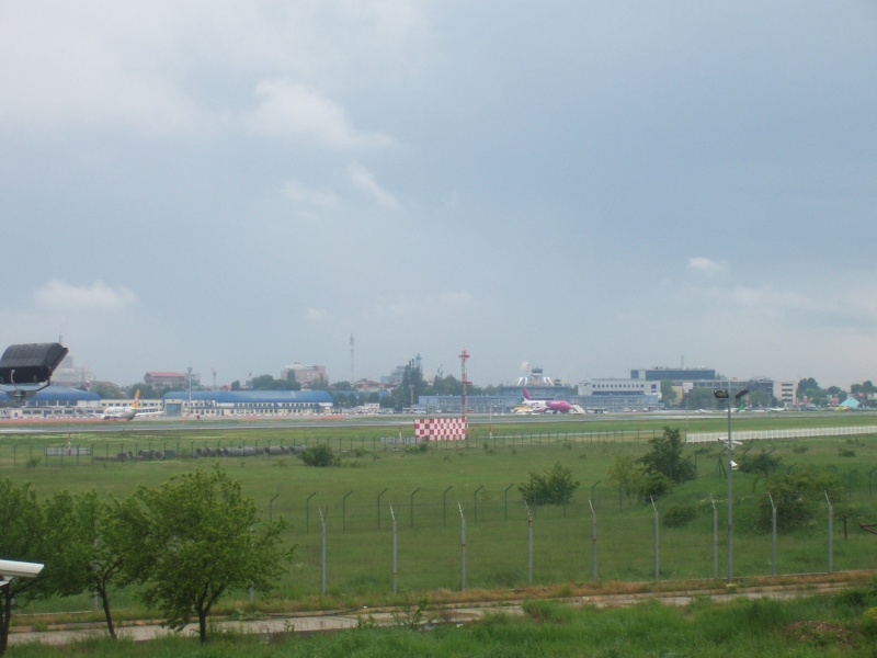 Aeroportul Bucuresti (Aurel Vlaicu / Baneasa) - 2008 - Pagina 2 Pictu191
