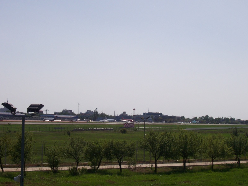 Aeroportul Bucuresti (Aurel Vlaicu / Baneasa) - 2008 - Pagina 2 Pictur90
