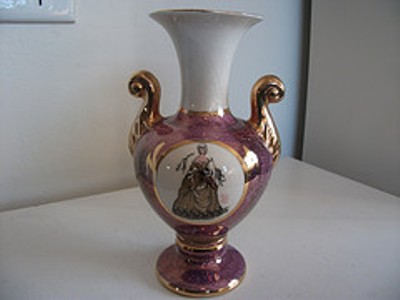 titian - Stunning Titian Urn from the collection of Manos. Titian12