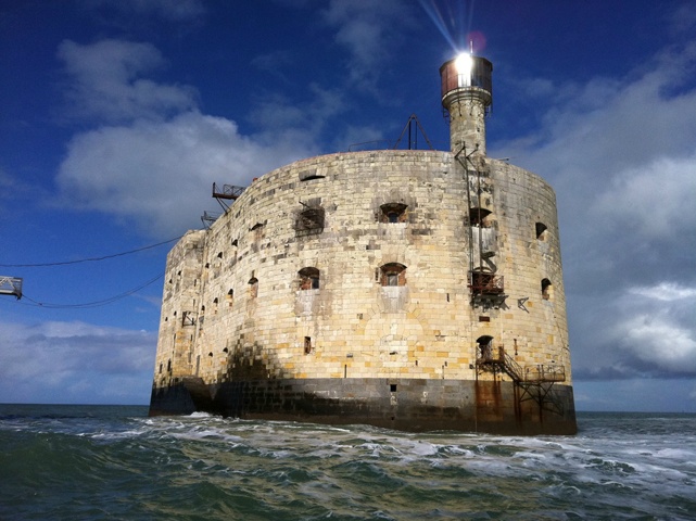 [Spécial] Divers photos de Fort Boyard 2012 (internautes, candidats...) Sans_t15