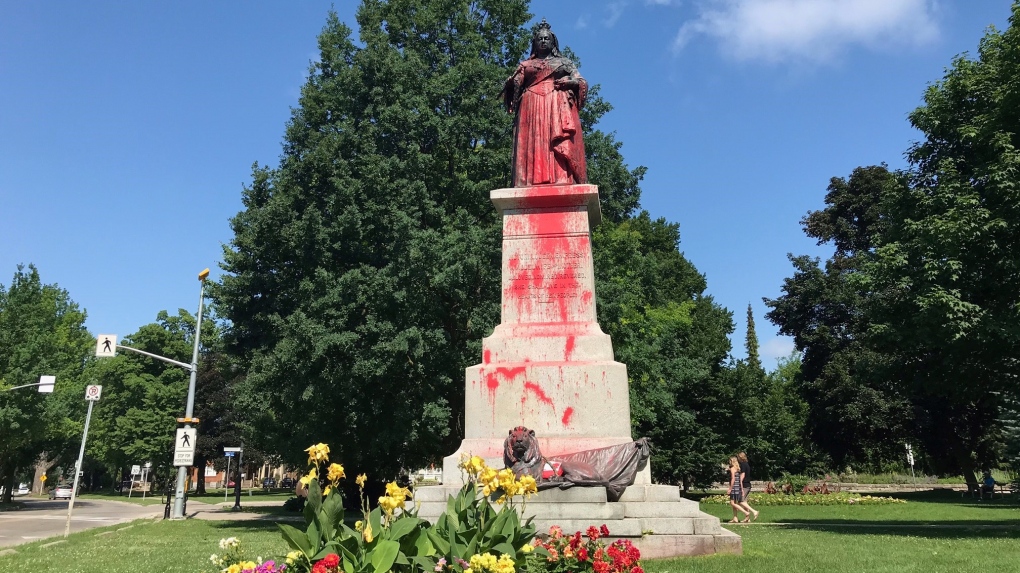 Queen Victoria statue toppled in Canada by protesters over deaths of Indigenous children 345dfg10