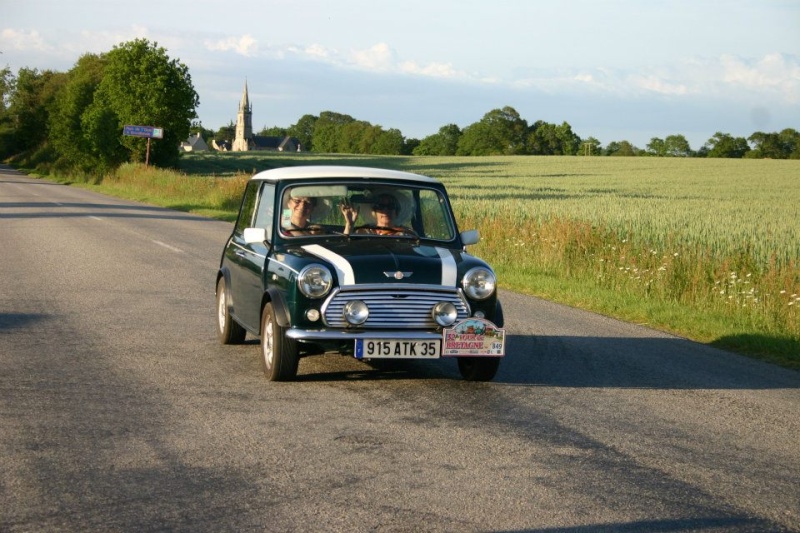 Les Minis au TOUR DE BRETAGNE des Véhicules Anciens 2012 38567810