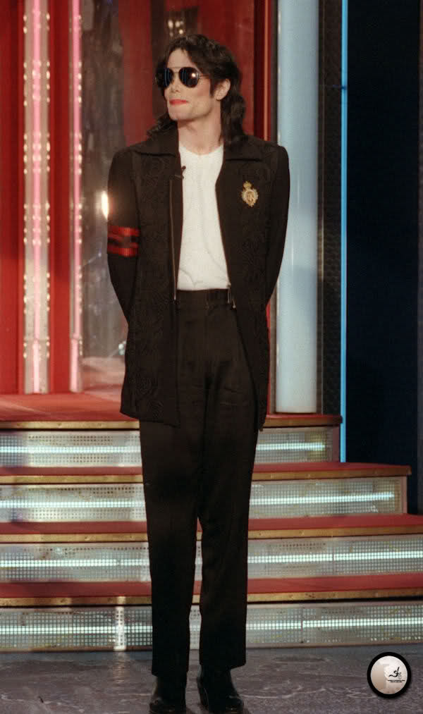 IL DONO DI MICHAEL..."Michael Jackson & Friends" - 1999- (Reportage) 120j9x10