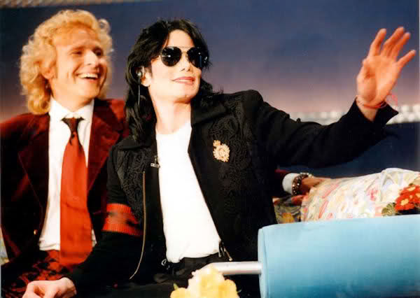 IL DONO DI MICHAEL..."Michael Jackson & Friends" - 1999- (Reportage) 20fyjb10
